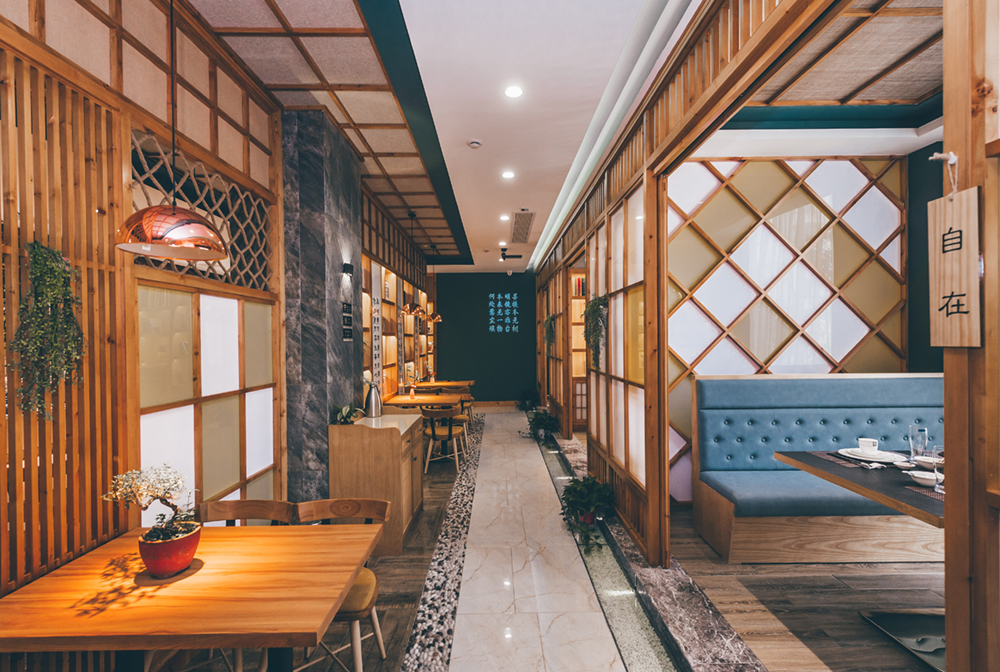 崇福素餐厅设计作品过道.jpg